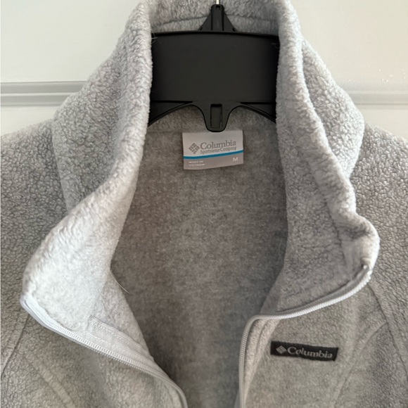 Columbia Gray Fleece Jacket - Picture 2 of 2